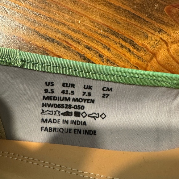 HUSH PUPPIES Bounce Grey Suede Sadie Tassel Slip On Flats w/Green | Size 8 1/2 - Picture 6 of 10